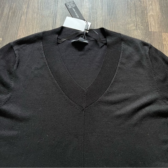 NWT Cable & Gauge V Neck Long Sleeves Black Knit Sweater Straight Fit Women's XL - Picture 7 of 10